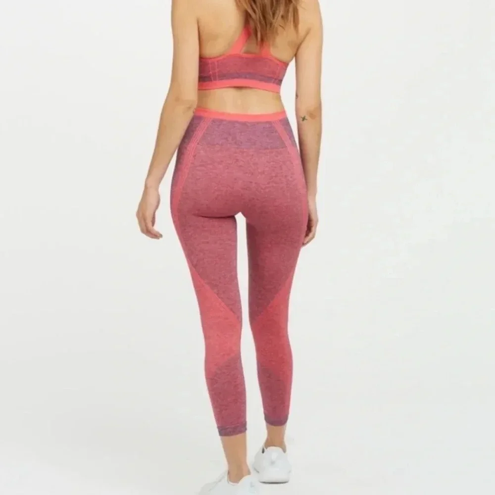 SEAMLESS SCULPTING LEGGINGS BY SPANX SIZE LARGE SPACEDYE CORAL PUNCH NWT